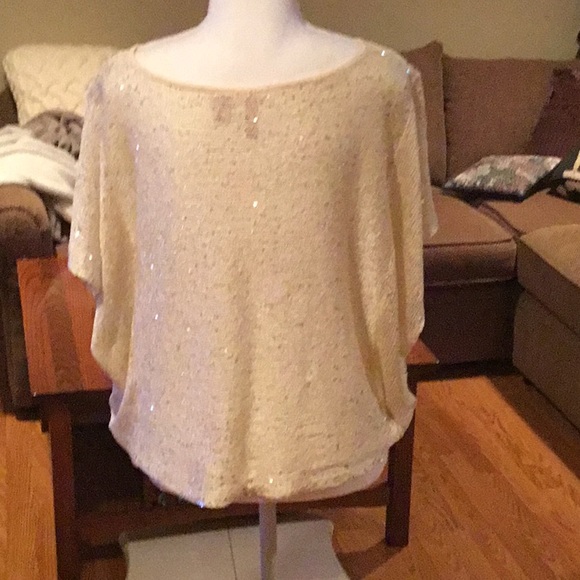 Sparkly bat wing sleeve  top - Picture 2 of 6